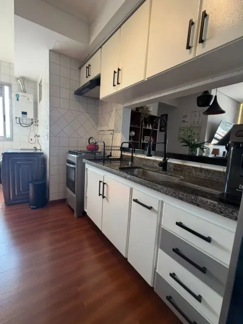 Apartamento de 72 m² reformado com 3 dormitórios no Condomínio Cittá di Roma