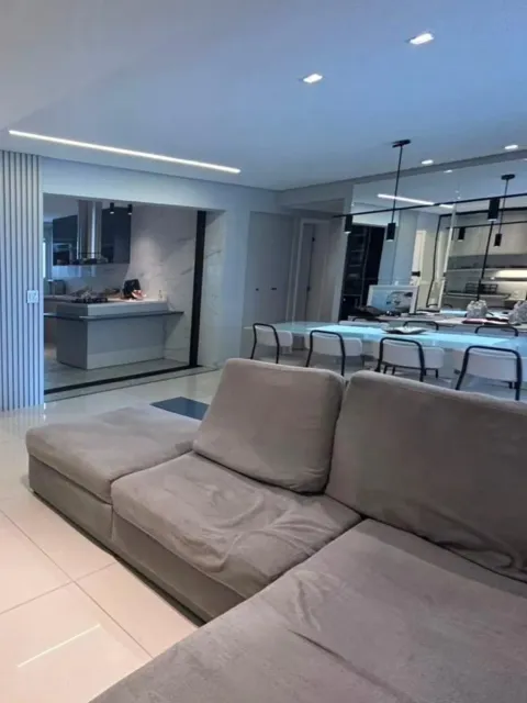 Apartamento de 136 m² com 3 suítes no 16º andar do Massimo Residence