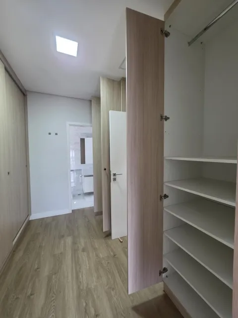 Casa de 212 m² com 3 suítes no Condomínio Reserva Ermida, em Eloy Chaves