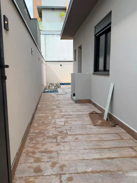 Casa nova semitérrea de 167 m² com piscina no Reserva Ermida II